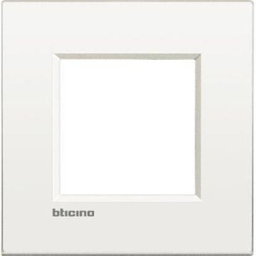 PLACCA 2 MODULI BIANCO PURO LIVINGLIGHT AIR BTICINO LNC4802BN